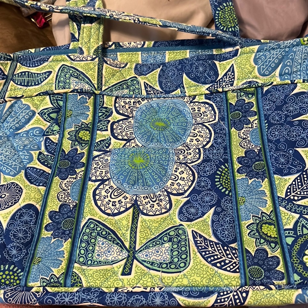 Vera Bradley Doodle Daisy Small Tote or Purse